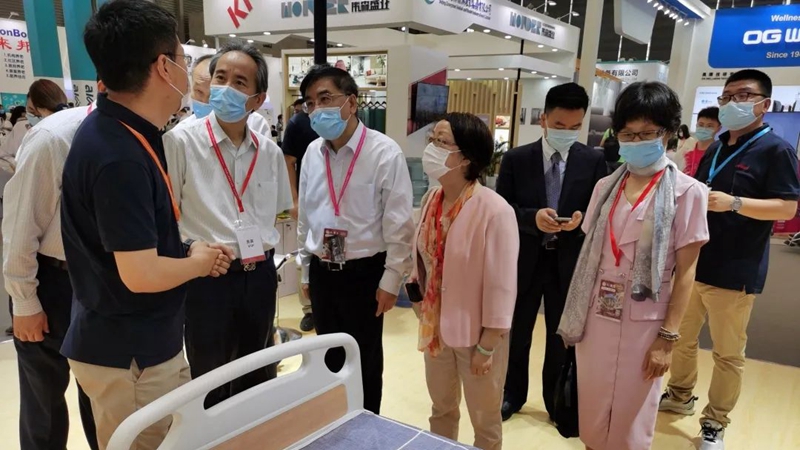 乐祥智慧养老,“智”在何处?上海市政协人资环建委开展专题考察