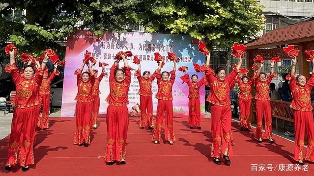 为民服务养老早市走进土门街道汉城东路社区