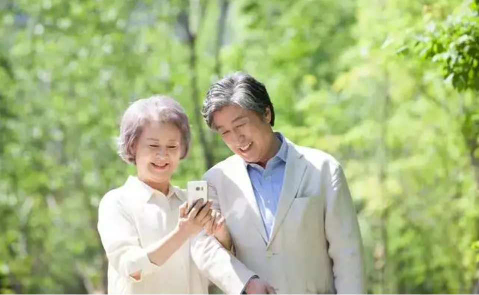 政协委员:如何做好老年健康管理?