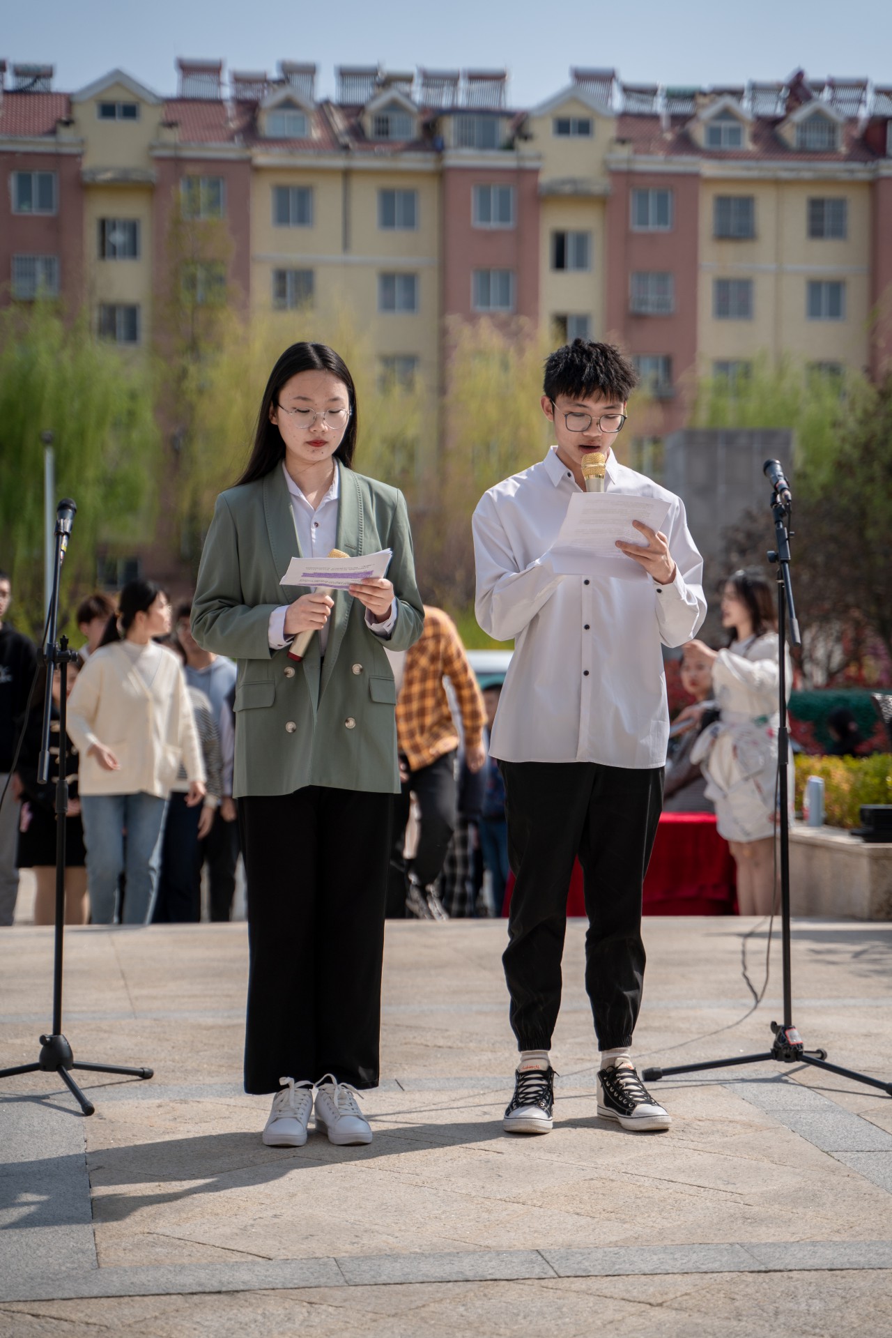 暖春暖心,敬老同行——敬老院志愿汇演活动精彩上演(图1) 暖春暖心,敬老同行——敬老院志愿汇演活动精彩上演(图1)