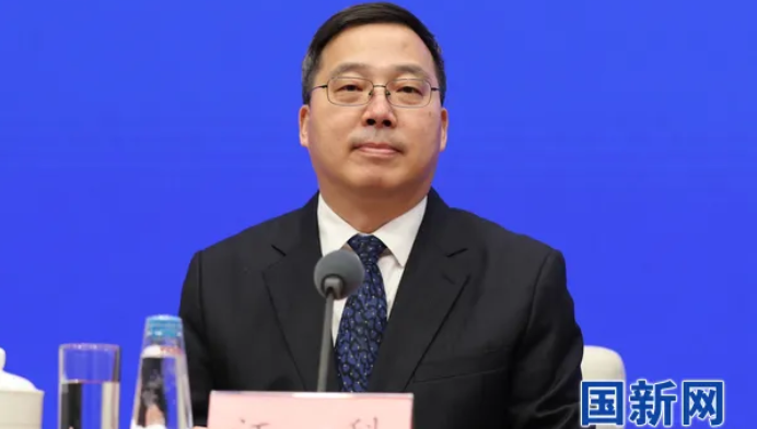 民法典明确多数业主同意即可,住建部:推动老旧小区加装电梯,探索“物业+养老”新模式(图1) 民法典明确多数业主同意即可,住建部:推动老旧小区加装电梯,探索“物业+养老”新模式(图1)