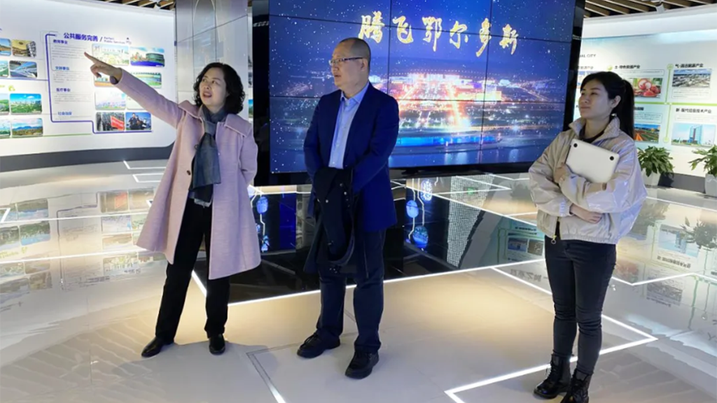 乐祥赵锴一行到鄂尔多斯驻京人才工作站交流(图1) 乐祥赵锴一行到鄂尔多斯驻京人才工作站交流(图1)