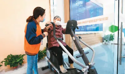 “老年版”APP兴起,适老化改造提速,老年人加快—— 享受智能生活 融入数字时代(图2) “老年版”APP兴起,适老化改造提速,老年人加快—— 享受智能生活 融入数字时代(图2)