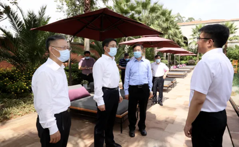 王予波到云南康旅集团温泉山谷国际康养城调研(图1) 王予波到云南康旅集团温泉山谷国际康养城调研(图1)