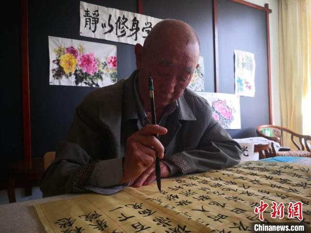 甘肃省政协聚焦乐祥智慧养老 建言“适老化”产品保护个人隐私(图2) 甘肃省政协聚焦乐祥智慧养老 建言“适老化”产品保护个人隐私(图2)